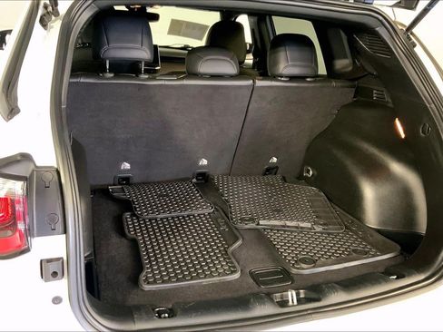 Used 2025 Jeep Compass Trailhawk AWD/4WD image 4