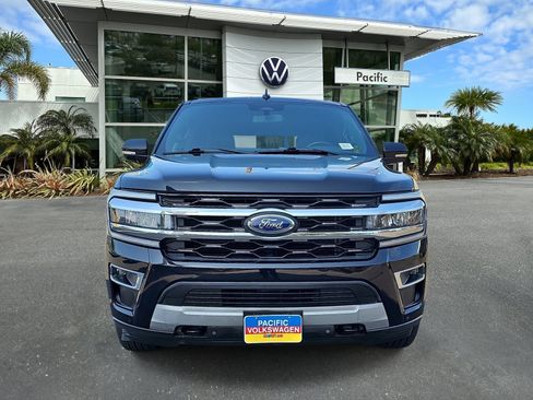 Used 2022 Ford Expedition Limited AWD/4WD image 2
