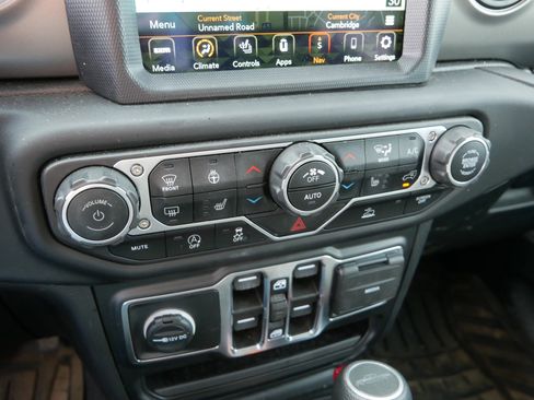 Certified 2023 Jeep Gladiator Sport image 26