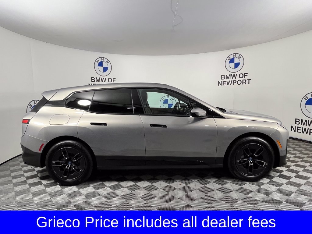 Used 2024 BMW iX xDrive50 AWD/4WD image 11