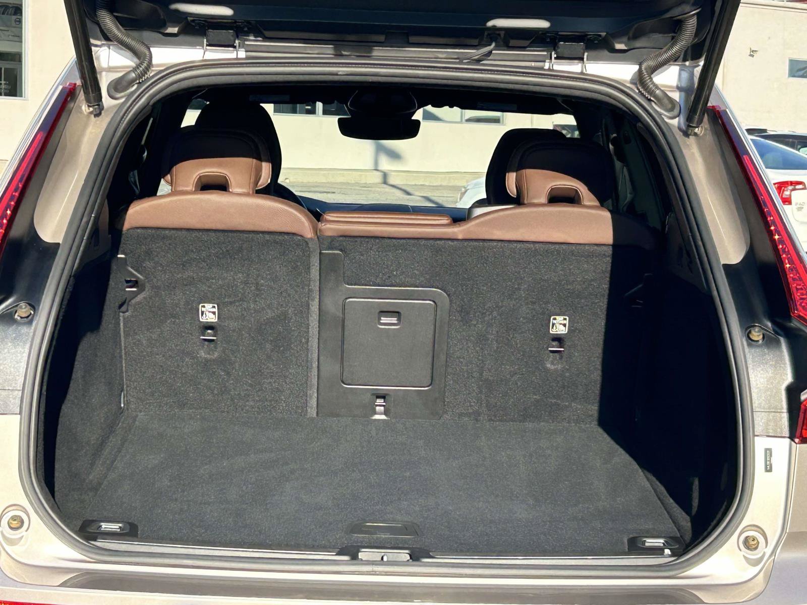 Certified 2024 Volvo XC60 B5 Plus AWD/4WD image 15