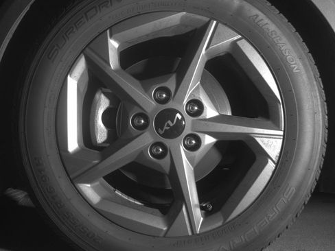 Used 2025 Kia K4 LXS image 12