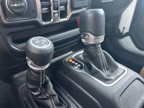 Used 2023 Jeep Wrangler Sahara image 53