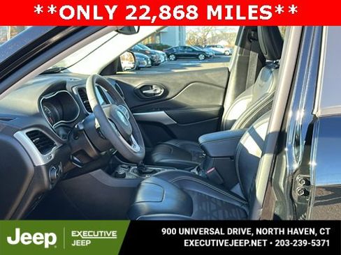 Used 2022 Jeep Cherokee Latitude w/ Sun & Sound Group image 9