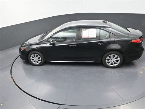 Used 2020 Toyota Corolla LE image 22