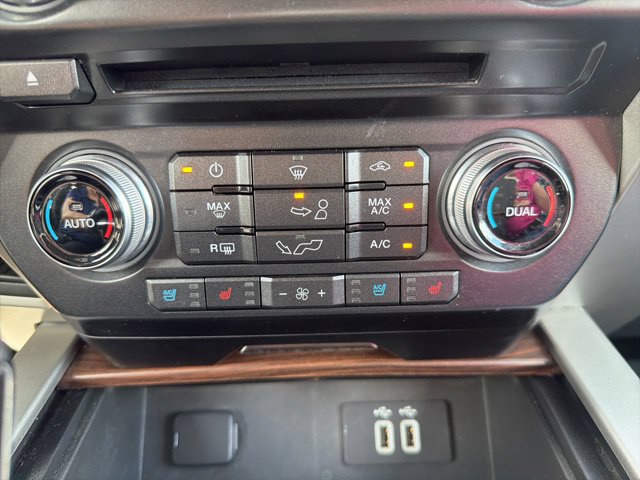 Used 2016 Ford F150 Lariat w/ Equipment Group 502A Luxury AWD/4WD image 26