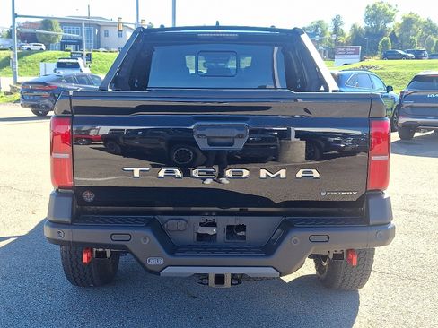New 2025 Toyota Tacoma Trailhunter image 5