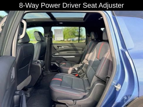 Used 2024 Chevrolet Traverse RS FWD image 9