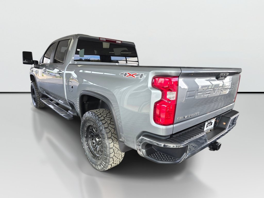 Used 2025 Chevrolet Silverado 2500 LT w/ Convenience Package AWD/4WD image 2