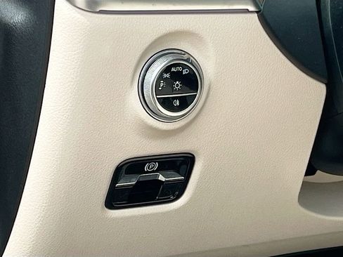 Used 2022 Mercedes-Benz C 300 Sedan image 10