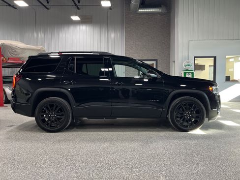 Certified 2023 GMC Acadia SLT w/ Elevation Edition image 4