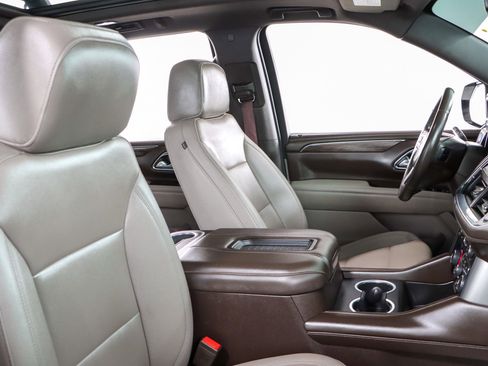 Used 2023 Chevrolet Tahoe Z71 w/ Luxury Package image 32