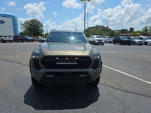 Used 2024 Toyota Tacoma TRD Off-Road w/ TRD Off Road Upgrade Package AWD/4WD image 8