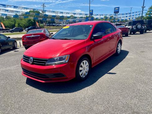 Used 2015 Volkswagen Jetta S FWD image 3