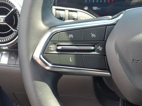 Used 2025 Chevrolet Equinox LT w/ Safety and Technology Package FWD image 13