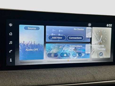 Used 2025 Nissan Kicks SV FWD image 12