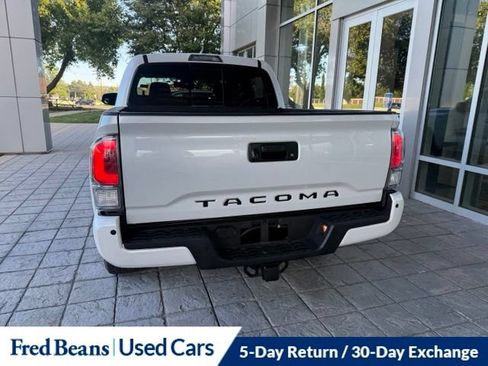 Used 2022 Toyota Tacoma TRD Sport w/ Technology Package AWD/4WD image 10