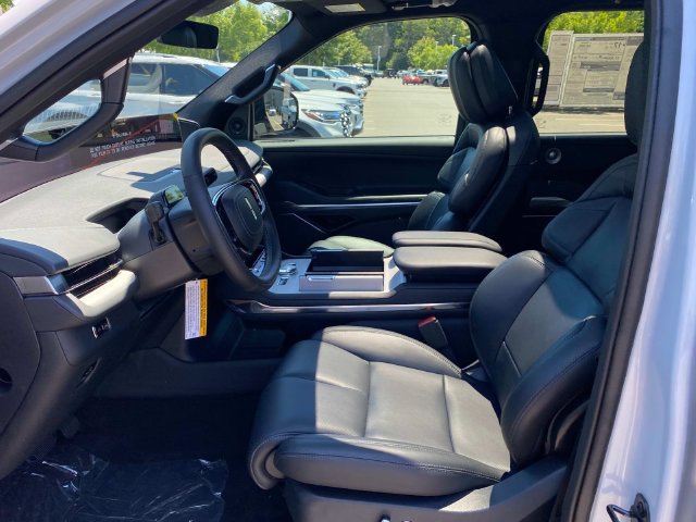 New 2026 Lincoln Navigator Reserve w/ Jet Appearance Package AWD/4WD image 9