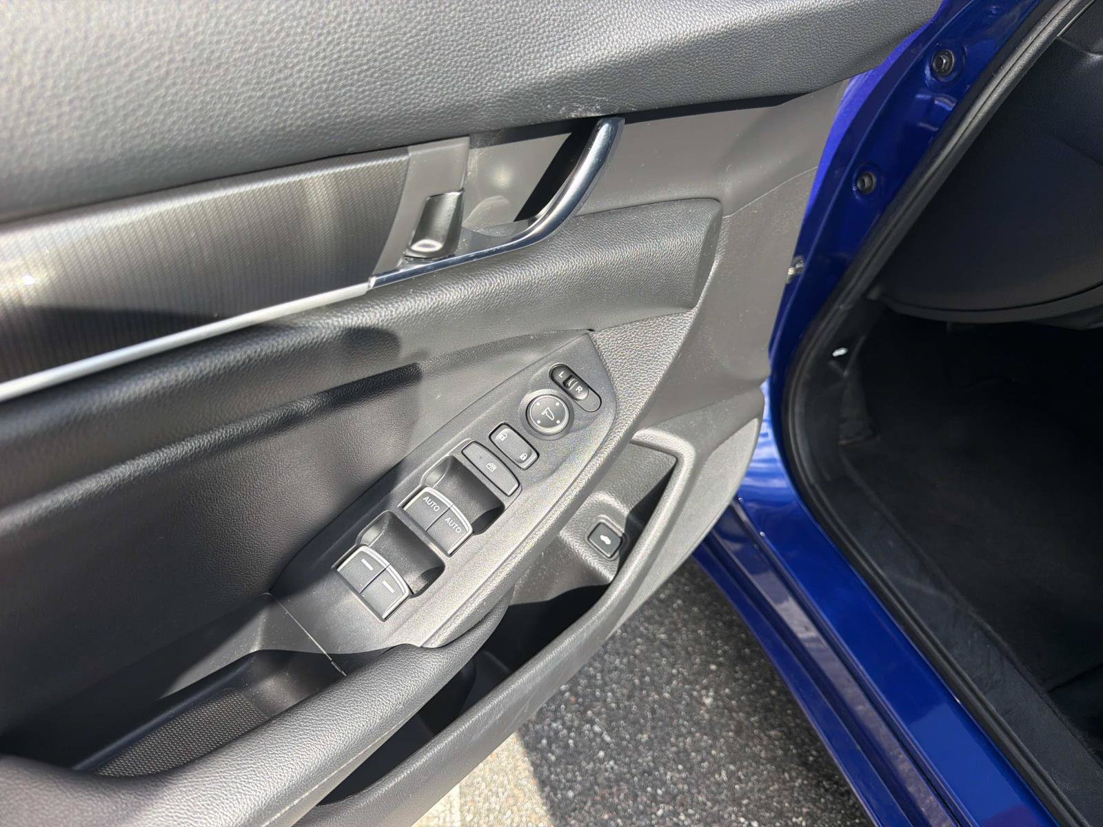 Used 2021 Honda Accord Sport Special Edition image 18