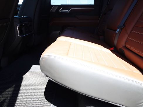 New 2026 GMC Sierra 3500 Denali Ultimate AWD/4WD image 19