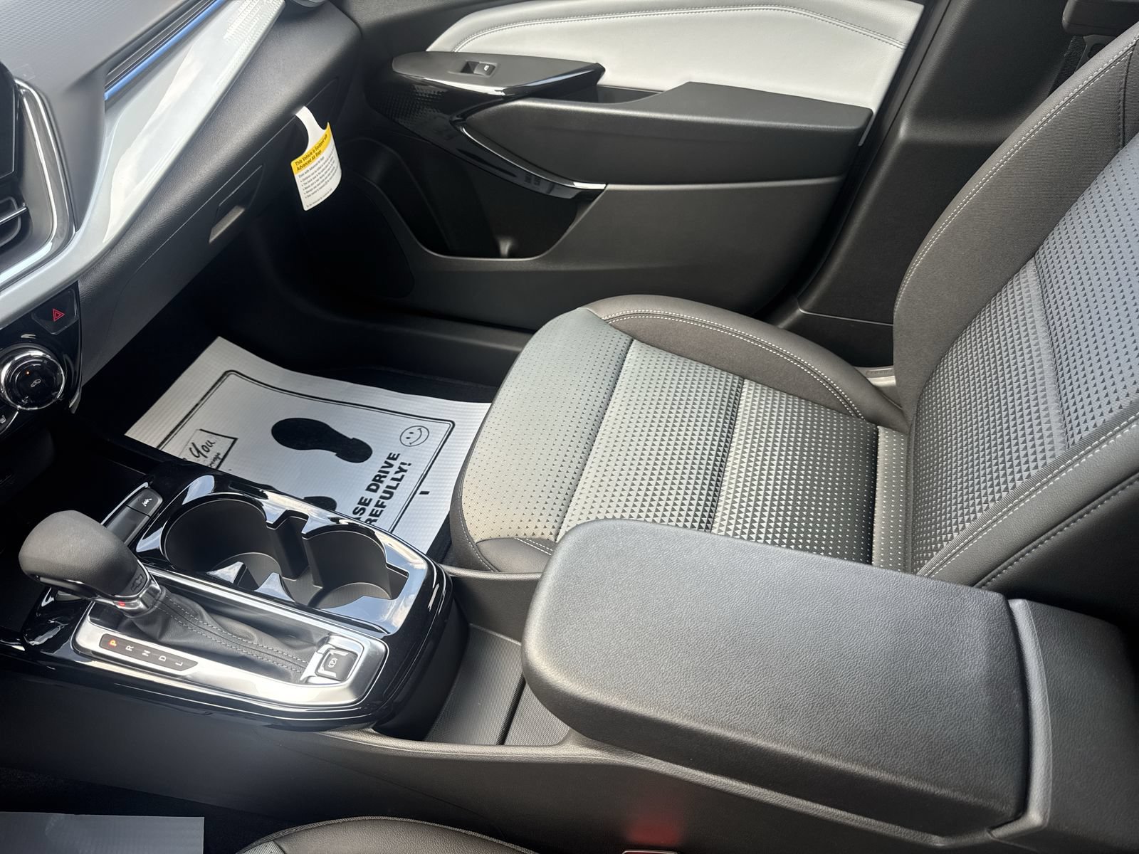 New 2026 Chevrolet Trax LT w/ LT Convenience Package FWD image 23