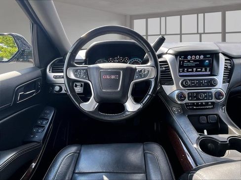 Used 2020 GMC Yukon SLT w/ Graphite Performance Edition AWD/4WD image 6