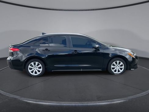 Used 2025 Toyota Corolla LE FWD image 9