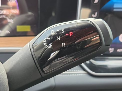 New 2026 Volkswagen Tiguan SEL R-Line AWD/4WD image 16