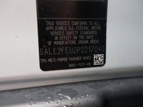 Used 2023 Land Rover Defender 130 X-Dynamic SE AWD/4WD image 61