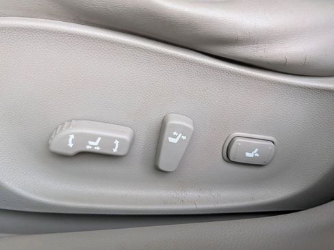 Used 2009 INFINITI G37 Journey w/ Premium Pkg image 40