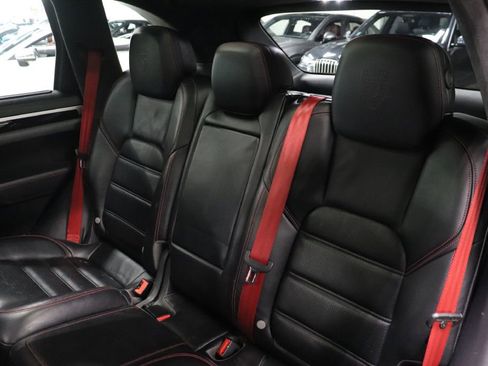 Used 2017 Porsche Cayenne Turbo image 16