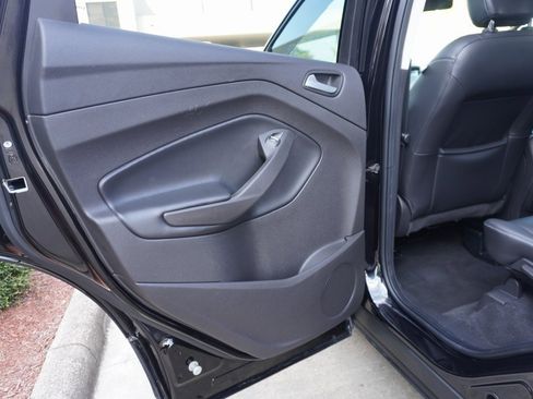 Used 2019 Ford Escape SEL image 19
