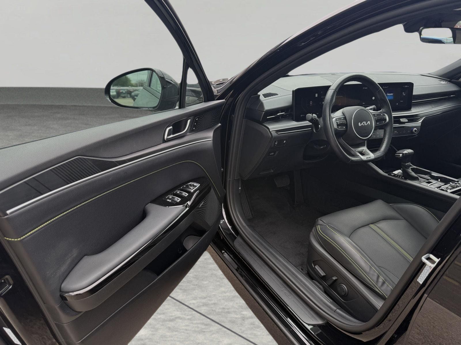 Used 2025 Kia K5 GT w/ GT1 Package FWD image 18