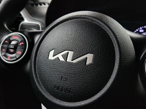 Used 2022 Kia Soul LX image 22