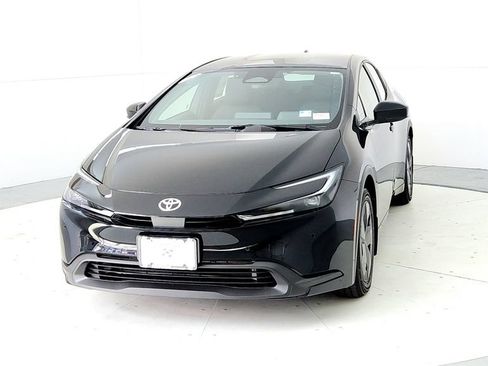 New 2026 Toyota Prius LE FWD image 2