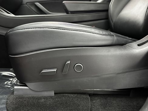 Used 2021 Tesla Model Y Long Range image 14