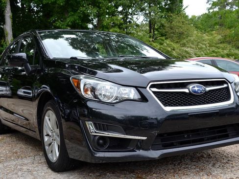 Used 2016 Subaru Impreza 2.0i Premium w/ Popular Package #1 AWD/4WD image 3