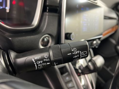 Used 2018 Honda CR-V Touring image 19