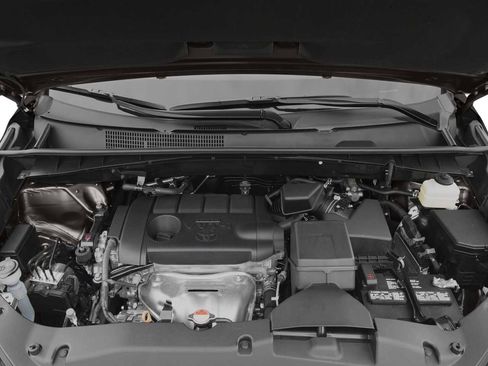 Used 2018 Toyota Highlander LE image 11