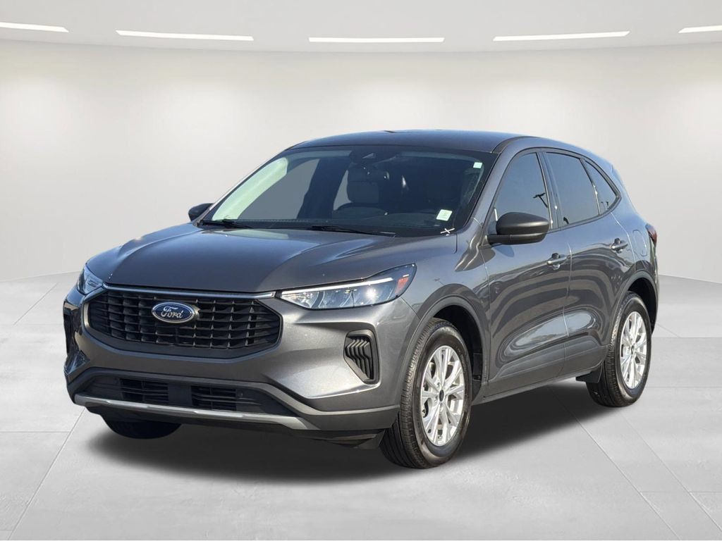 Used 2025 Ford Escape Active w/ Tech Pack #1 FWD image 1
