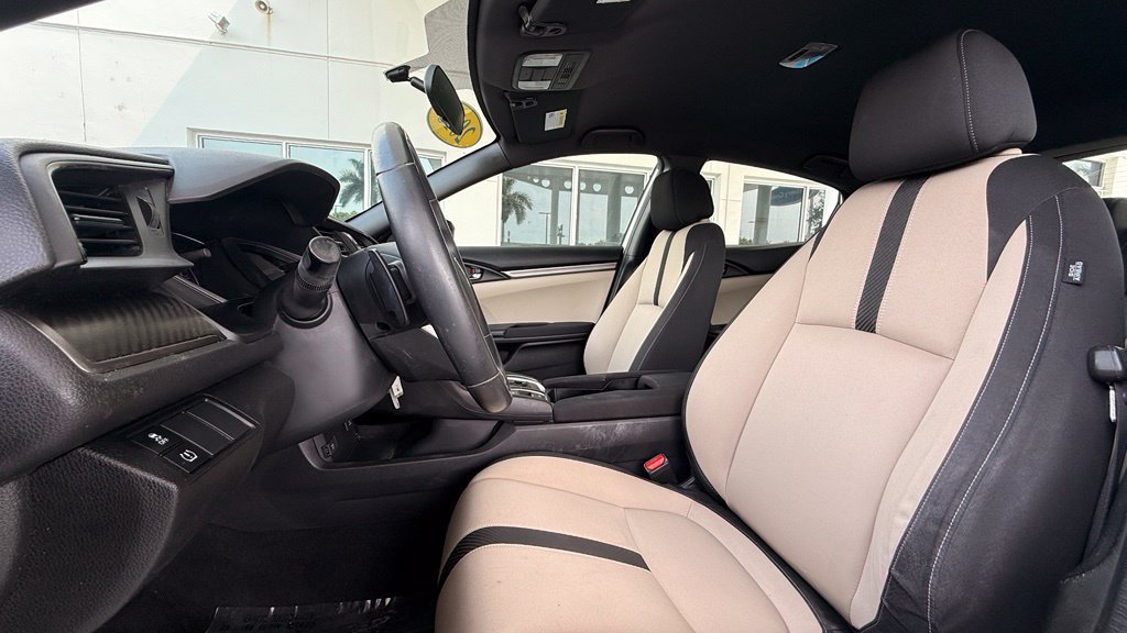 Used 2018 Honda Civic Sport image 4