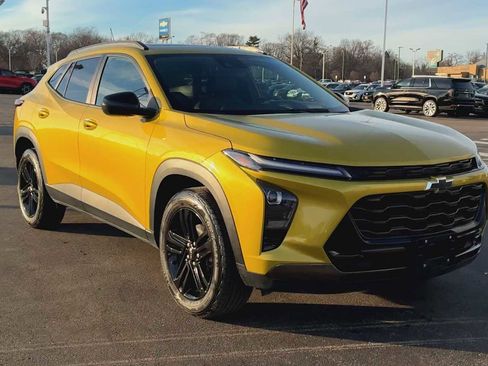 Certified 2024 Chevrolet Trax ACTIV w/ Sunroof Package image 8