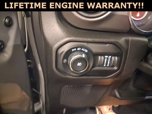 Used 2022 Jeep Wrangler Sport image 17