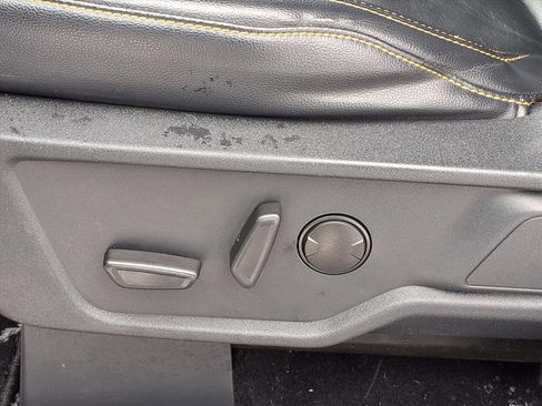 Used 2022 Ford Bronco Badlands image 4