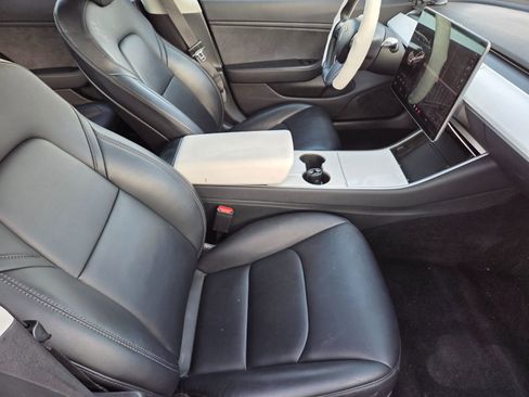 Used 2018 Tesla Model 3 image 14