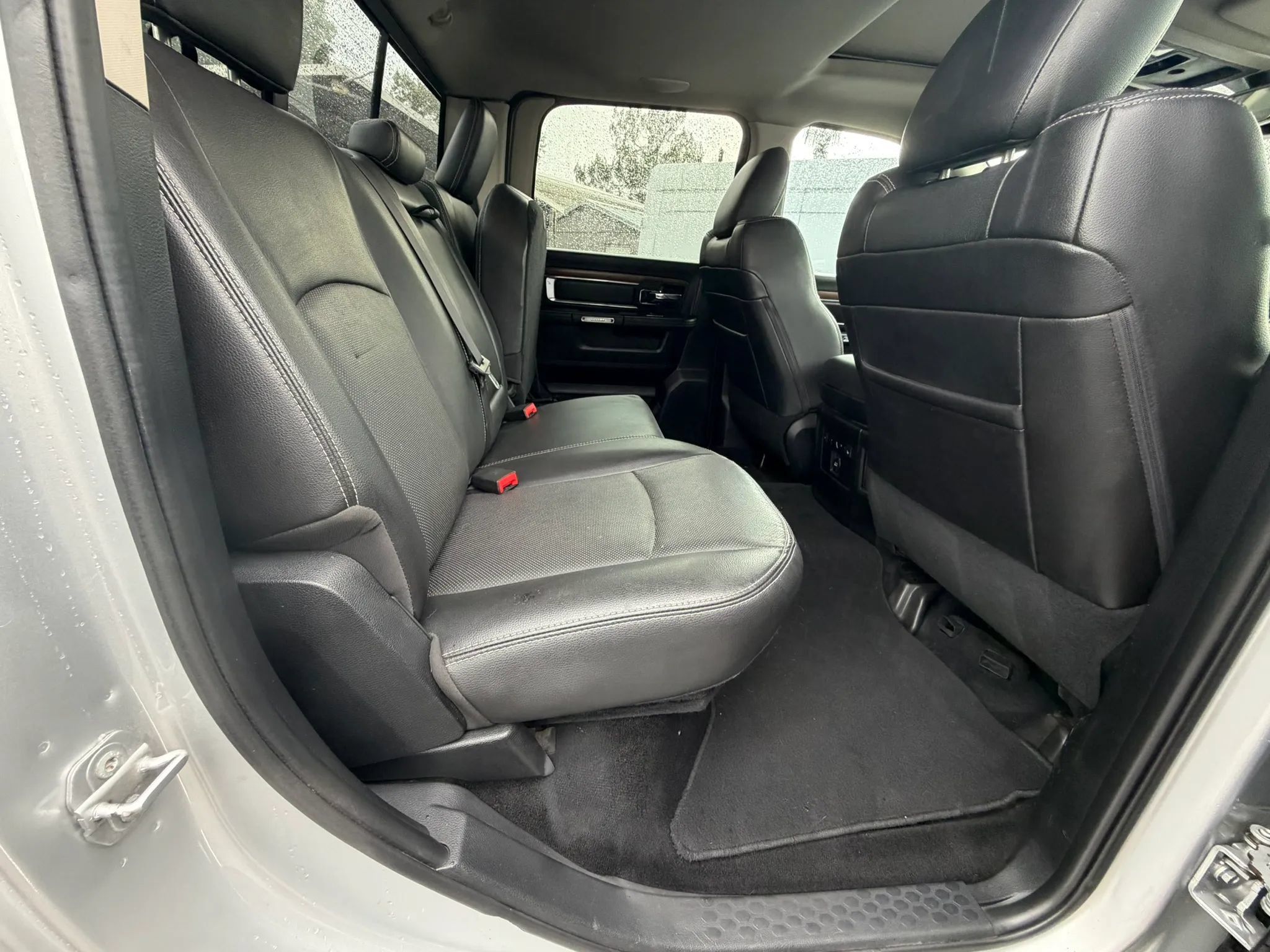 Used 2015 RAM 2500 Laramie AWD/4WD image 29