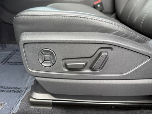 Used 2025 Audi Q5 Premium w/ Convenience Package AWD/4WD image 34