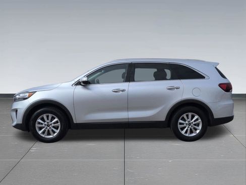 Used 2019 Kia Sorento LX w/ LX Convenience Package FWD image 3