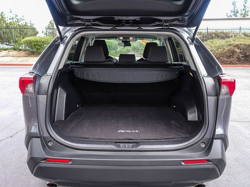 Certified 2020 Toyota RAV4 XLE w/ Carpet Mat Package FWD image 32