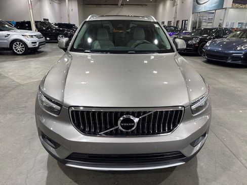Used 2020 Volvo XC40 T4 Inscription image 2